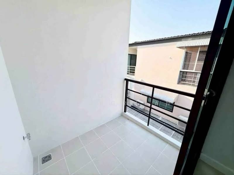 Baan klang muang Phaholyothin 50, Bangkok, Soi Phahonyothin 50, Khlong Tanon, Sai Mai, Bangkok, 3 Bedrooms, 204 sqm, Townhouse For Sale, by Chotika   Rakrungrueang, 500277998 - DDproperty.com