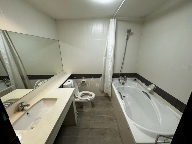 Le Cosi Ekamai 28, Bangkok, Sukhumvit, Khlong Tan Nua, Watthana, Bangkok, 3 Bedrooms, 144 sqm, Condo For Rent, by Pattaporn Yongsungnone, 500278043 - DDproperty.com