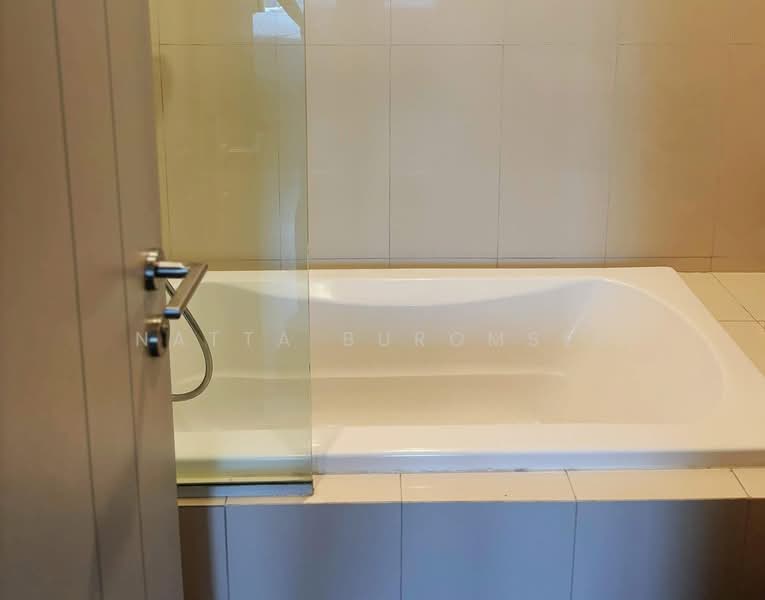 Oka Haus Sukhumvit 36 : โอกะ เฮ้าส์ สุขุมวิท 36, กรุงเทพ, 3399 ถนนพระรามที่ ๔, คลองตัน, คลองเตย, กรุงเทพ, 36 ตร.ม., คอนโด ขาย, โดย Natta Buromsee, 500278061 - DDproperty.com