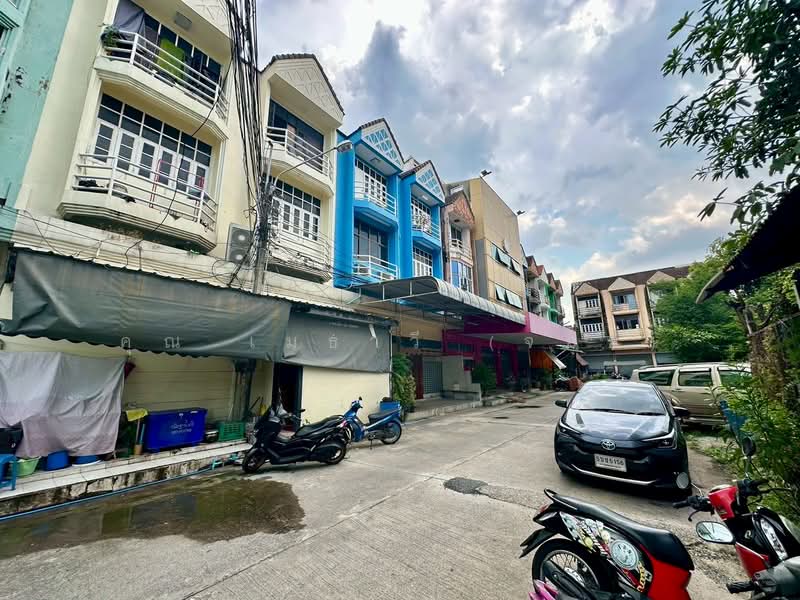 อาคารพาณิชย์ 4.5 ชั้น คู้บอน 27 รามอินทรา รีโนเวทใหม่ พร้อมทำธุรกิจ, กรุงเทพ, คู้บอน, ท่าแร้ง, บางเขน, กรุงเทพ, 245 ตร.ม., ตึกแถว-อาคารพาณิชย์ ขาย, โดย คุณ เมธาวี (จอย), 500278207 - DDproperty.com