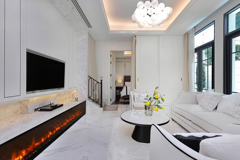 The Boulevard Ekkamai, Bangkok, 98 Soi Prasertdee, Khlong Tan Nua, Watthana, Bangkok, 4 Bedrooms, 500 sqm, Townhouse For Rent, by Boonraksa Sopak, 500278217 - DDproperty.com