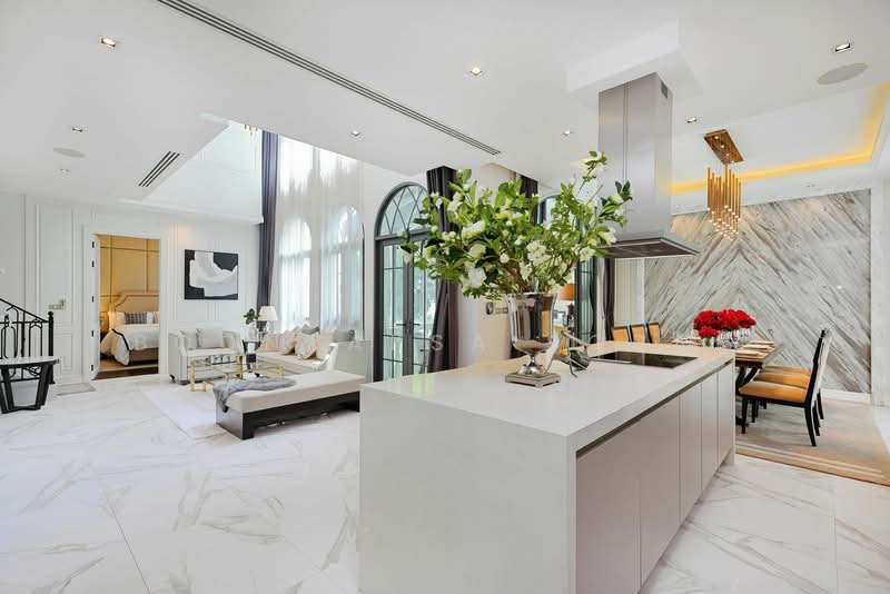 The Boulevard Ekkamai, Bangkok, 98 Soi Prasertdee, Khlong Tan Nua, Watthana, Bangkok, 4 Bedrooms, 500 sqm, Townhouse For Rent, by Boonraksa Sopak, 500278217 - DDproperty.com