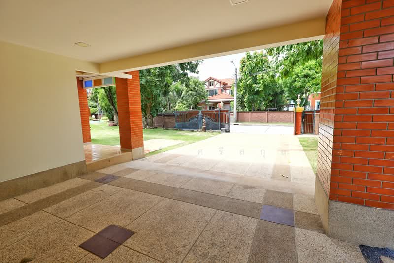 Laddarom Ratchapruek Rattanathibet 2, Nonthaburi, 99 Moo 1 Om Kret, Om Kret, Pak Kret, Nonthaburi, 6 Bedrooms, 500 sqm, Single Detached House For Sale, by ยลศิริ ศรีสกุล, 500278278 - DDproperty.com