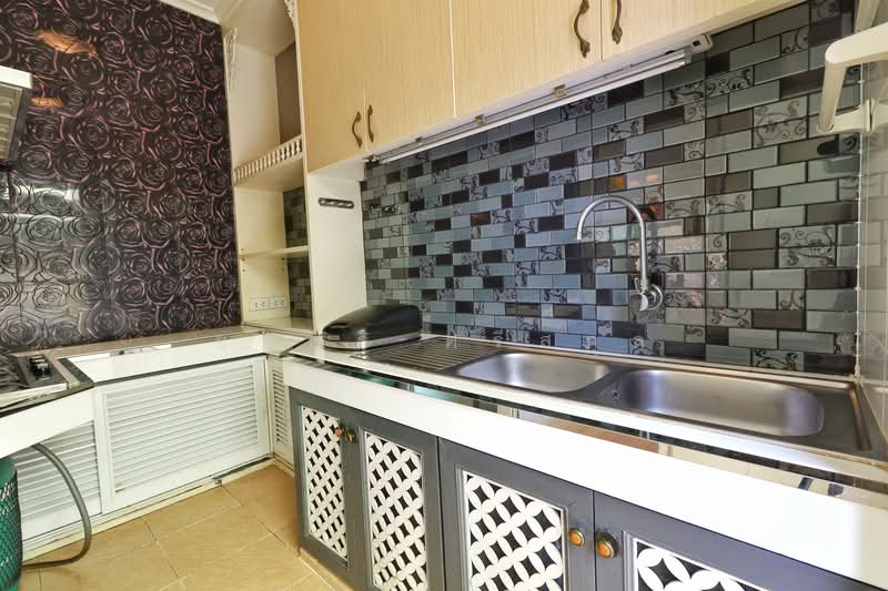 Laddarom Ratchapruek Rattanathibet 2, Nonthaburi, 99 Moo 1 Om Kret, Om Kret, Pak Kret, Nonthaburi, 6 Bedrooms, 500 sqm, Single Detached House For Sale, by ยลศิริ ศรีสกุล, 500278278 - DDproperty.com