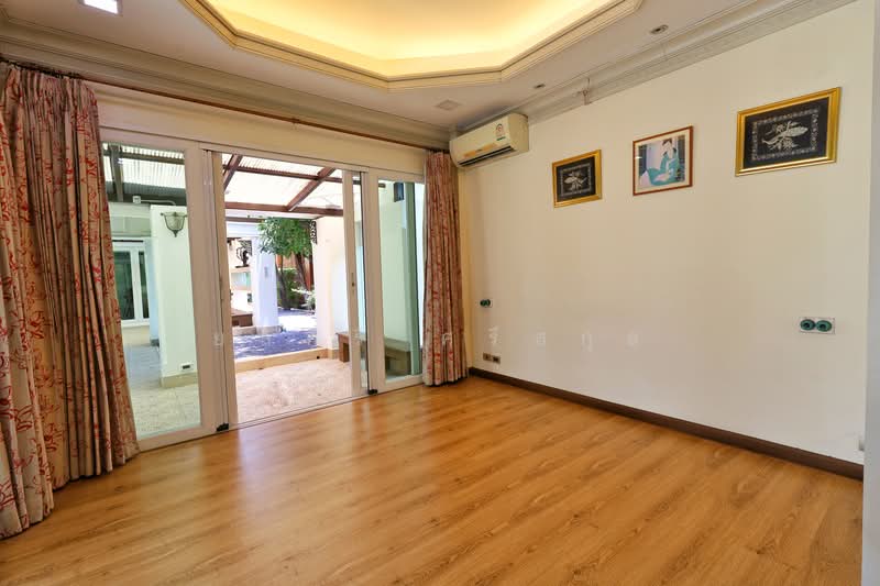 Laddarom Ratchapruek Rattanathibet 2, Nonthaburi, 99 Moo 1 Om Kret, Om Kret, Pak Kret, Nonthaburi, 6 Bedrooms, 500 sqm, Single Detached House For Sale, by ยลศิริ ศรีสกุล, 500278278 - DDproperty.com