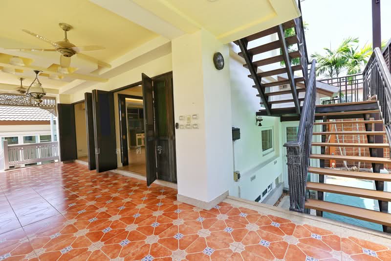 Laddarom Ratchapruek Rattanathibet 2, Nonthaburi, 99 Moo 1 Om Kret, Om Kret, Pak Kret, Nonthaburi, 6 Bedrooms, 500 sqm, Single Detached House For Sale, by ยลศิริ ศรีสกุล, 500278278 - DDproperty.com