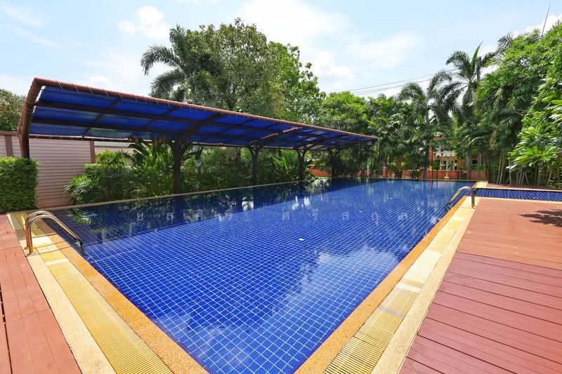 Laddarom Ratchapruek Rattanathibet 2, Nonthaburi, 99 Moo 1 Om Kret, Om Kret, Pak Kret, Nonthaburi, 6 Bedrooms, 500 sqm, Single Detached House For Sale, by ยลศิริ ศรีสกุล, 500278278 - DDproperty.com