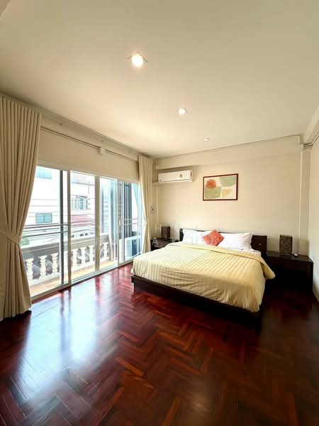 undefined, Bangkok, Phra Kanong, Khlong Toei, Bangkok, 5 Bedrooms, 400 sqm, Townhouse For Rent, by Vichai  Annavakulthorn, 500278375 - DDproperty.com