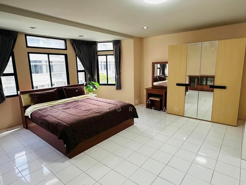 Moo Baan Chicha Castle, Bangkok, Sukhumvit 31, Khlongtoei Nua, Watthana, Bangkok, 3 Bedrooms, 350 sqm, Townhouse For Rent, by Chotika   Rakrungrueang, 500278399 - DDproperty.com