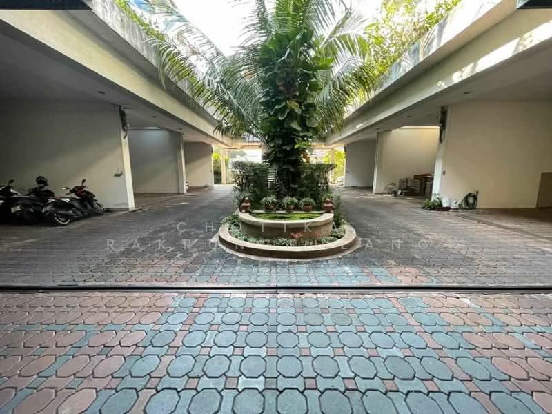 undefined, Bangkok, Wang Thonglang, Wang Thonglang, Bangkok, 5 Bedrooms, 450 sqm, Townhouse For Sale, by Chotika   Rakrungrueang, 500278492 - DDproperty.com