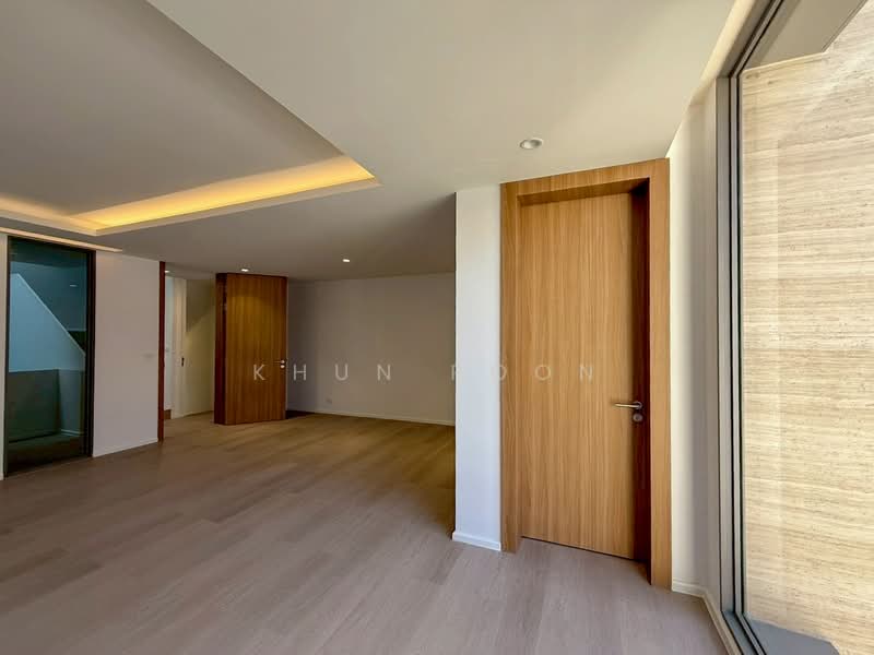 For Sale/Rent: Renovated Home Office near BTS Phra Khanong | 5 minutes to Ekkamai–Thonglor (SPSSR197, Bangkok, ปรีดี พนมยงค์ 14, Phra Kanong Nua, Watthana, Bangkok, 5 Bedrooms, 547 sqm, Townhouse For Rent, by Khun Poon, 500278527 - DDproperty.com