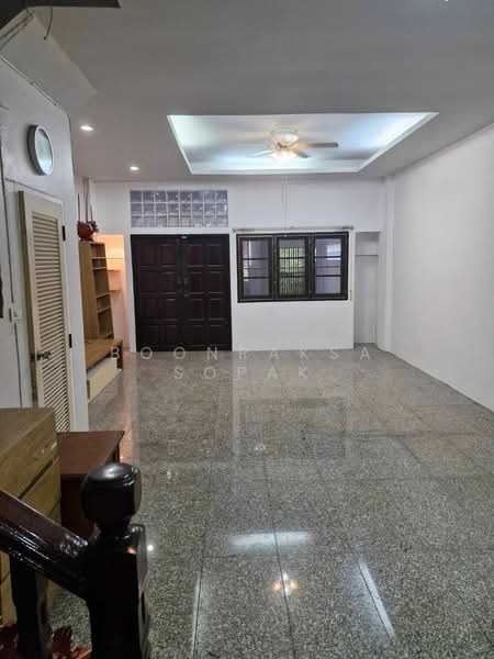 Rueang Siri Village, Bangkok, Soi Rueang Siri, Bang Chak, Phra Khanong, Bangkok, 4 Bedrooms, 270 sqm, Single Detached House For Rent, by Boonraksa Sopak, 500278570 - DDproperty.com