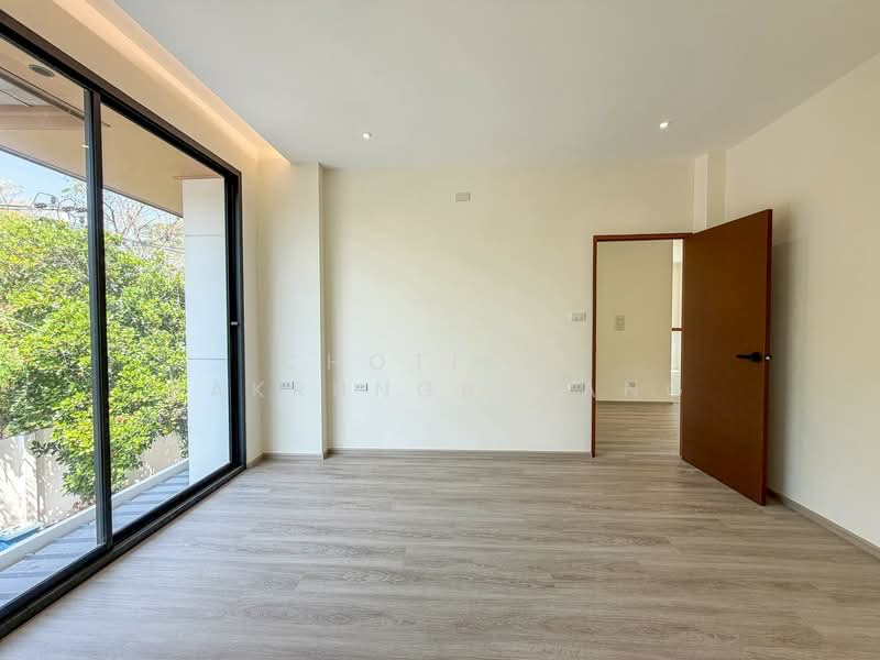 4-BR House, Bangkok, Khlong Tan Nua, Watthana, Bangkok, 4 Bedrooms, 401 sqm, Single Detached House For Sale, by Chotika   Rakrungrueang, 500278571 - DDproperty.com