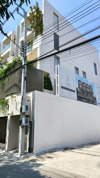 Luka Courtyard Ekamai, Bangkok, Bang Kapi, Huai Khwang, Bangkok, 3 Bedrooms, 430 sqm, Townhouse For Sale, by Chotika   Rakrungrueang, 500278580 - DDproperty.com