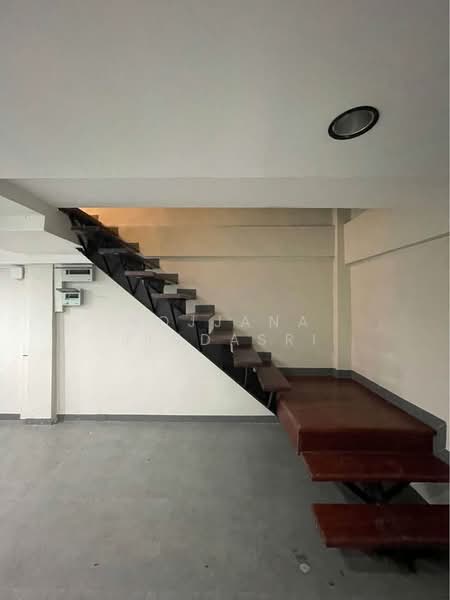 4-BR Townhouse, Bangkok, Jom Phon, Chatuchak, Bangkok, 4 Bedrooms, 230 sqm, Townhouse For Rent, by Rojjana Jindasri, 500278588 - DDproperty.com