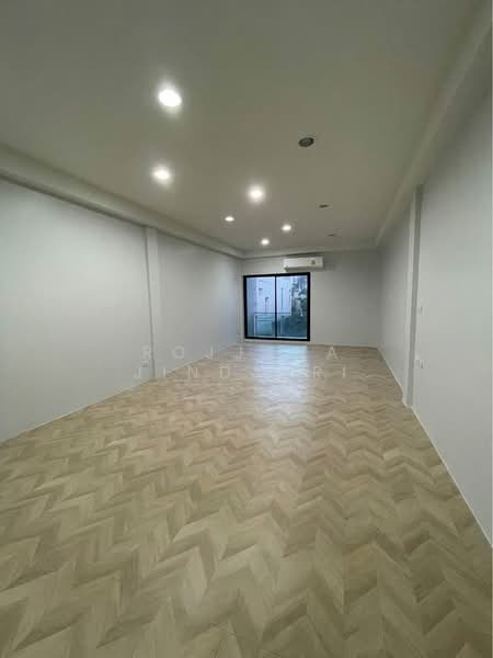 4-BR Townhouse, Bangkok, Jom Phon, Chatuchak, Bangkok, 4 Bedrooms, 230 sqm, Townhouse For Rent, by Rojjana Jindasri, 500278588 - DDproperty.com