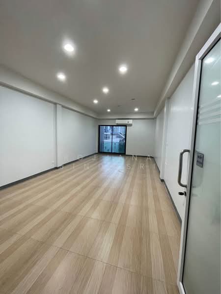 4-BR Townhouse, Bangkok, Jom Phon, Chatuchak, Bangkok, 4 Bedrooms, 230 sqm, Townhouse For Rent, by Rojjana Jindasri, 500278588 - DDproperty.com