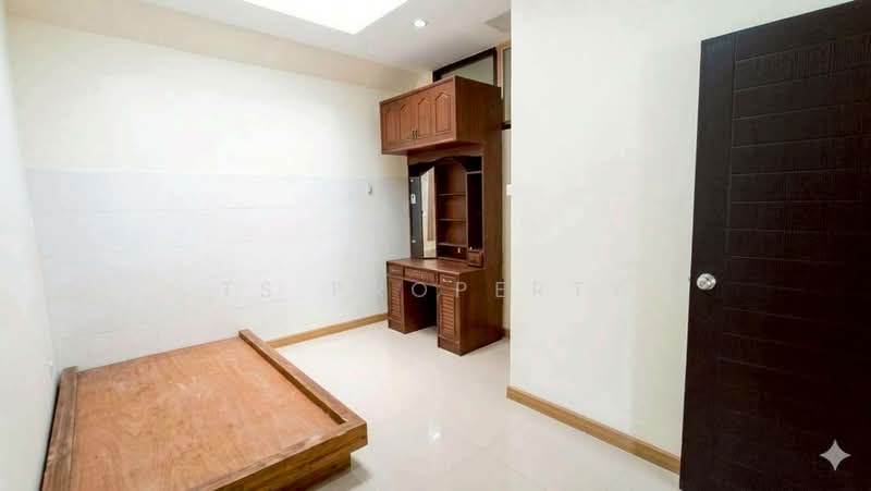 A.C. House 1, Pathum Thani, Lat Sawai, Lam Luk Ka, Pathum Thani, 4 Bedrooms, 220 sqm, Single Detached House For Sale, by TS PROPERTY, 500278610 - DDproperty.com