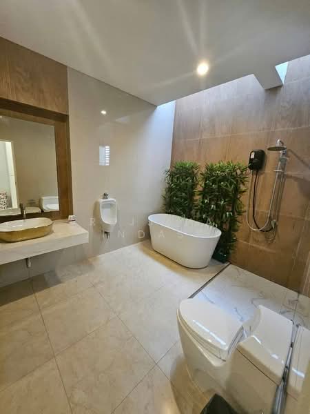 5-BR House, Bangkok, Bang Chak, Phra Khanong, Bangkok, 5 Bedrooms, 700 sqm, Single Detached House For Rent, by Rojjana Jindasri, 500278641 - DDproperty.com