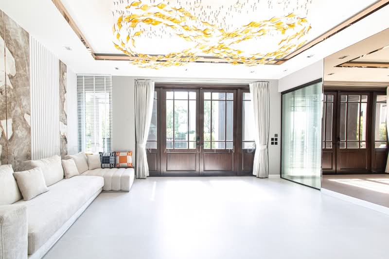Grand Bangkok Boulevard Krungthepkritha, Bangkok, Srinakarin-Romklao Road, Khlong Sam Prawet, Lat Krabang, Bangkok, 5 Bedrooms, 604 sqm, Single Detached House For Rent, by Rojjana Jindasri, 500278663 - DDproperty.com