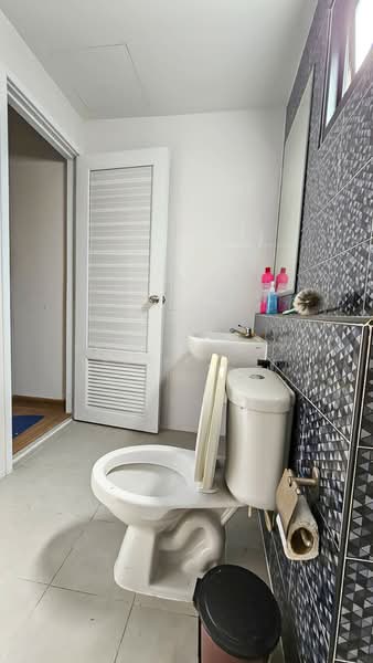 The Modish Ratchaphruek-Kanchanapisek, Pathum Thani, Ratchaphruek 77 Road, Khlong Phra Udom, Lat Lum Kaeo, Pathum Thani, 4 Bedrooms, 140 sqm, Townhouse For Sale, by บริษัท เอชแอล แอสเซท จำกัด, 500278705 - DDproperty.com
