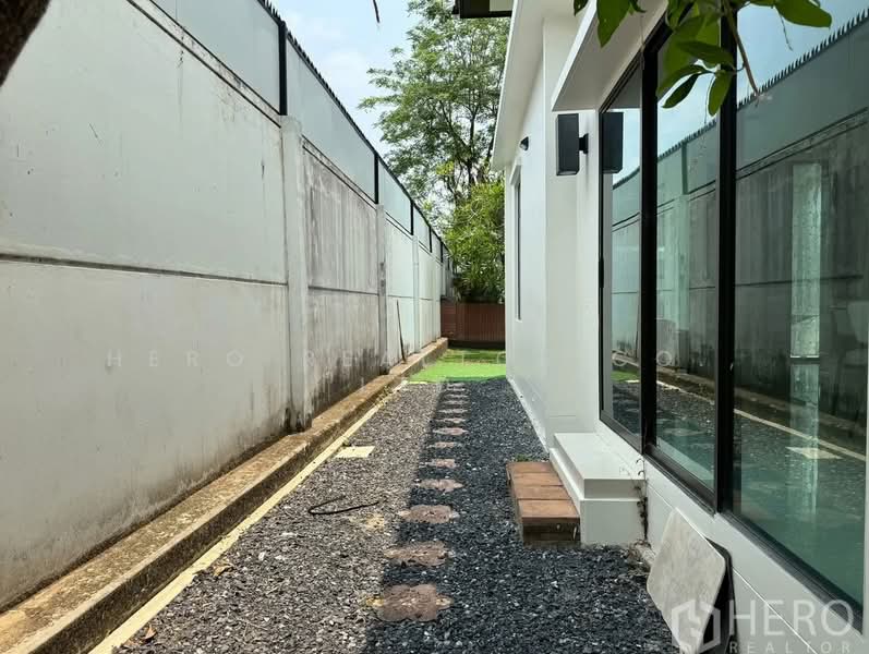 Manthana Onnut–Wongwaen 4, Bangkok, Eastern Ring Road, Prawet, Prawet, Bangkok, 3 Bedrooms, 136 sqm, Single Detached House For Rent, by Hero Realtor Co., Ltd., 500278719 - DDproperty.com
