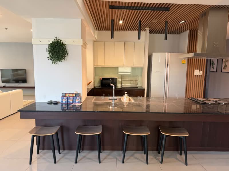 Baan Suanpetch, Bangkok, 18 Soi Sukhumvit 39, Khlong Tan Nua, Watthana, Bangkok, 3 Bedrooms, 265 sqm, Condo For Rent, by Jirayu Chaiyawattanasiri, 500278730 - DDproperty.com