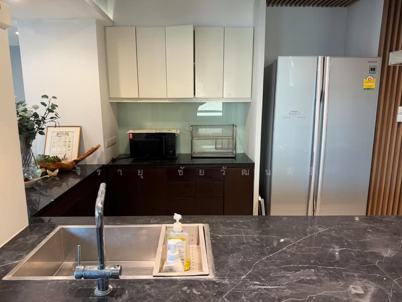 Baan Suanpetch, Bangkok, 18 Soi Sukhumvit 39, Khlong Tan Nua, Watthana, Bangkok, 3 Bedrooms, 265 sqm, Condo For Rent, by Jirayu Chaiyawattanasiri, 500278730 - DDproperty.com