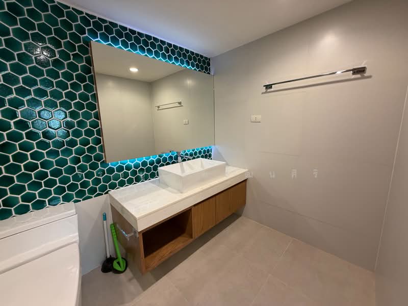 Baan Suanpetch, Bangkok, 18 Soi Sukhumvit 39, Khlong Tan Nua, Watthana, Bangkok, 3 Bedrooms, 265 sqm, Condo For Rent, by Jirayu Chaiyawattanasiri, 500278730 - DDproperty.com