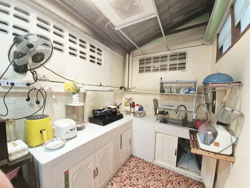 สวนทองวิลล่า7 ลำลูกกา-คลอง4, Pathum Thani, Lat Sawai, Lam Luk Ka, Pathum Thani, 2 Bedrooms, 80 sqm, Townhouse For Sale, by The Best Property โย, 500278745 - DDproperty.com