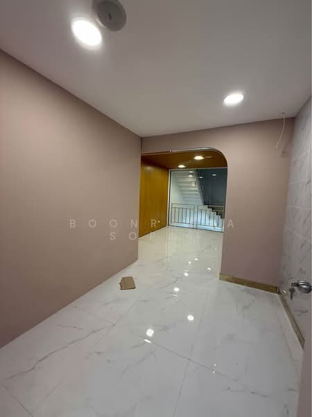 1-BR House, Bangkok, Pathum Wan, Pathum Wan, Bangkok, 1 Bedroom, 47 sqm, Single Detached House For Rent, by Boonraksa Sopak, 500278747 - DDproperty.com