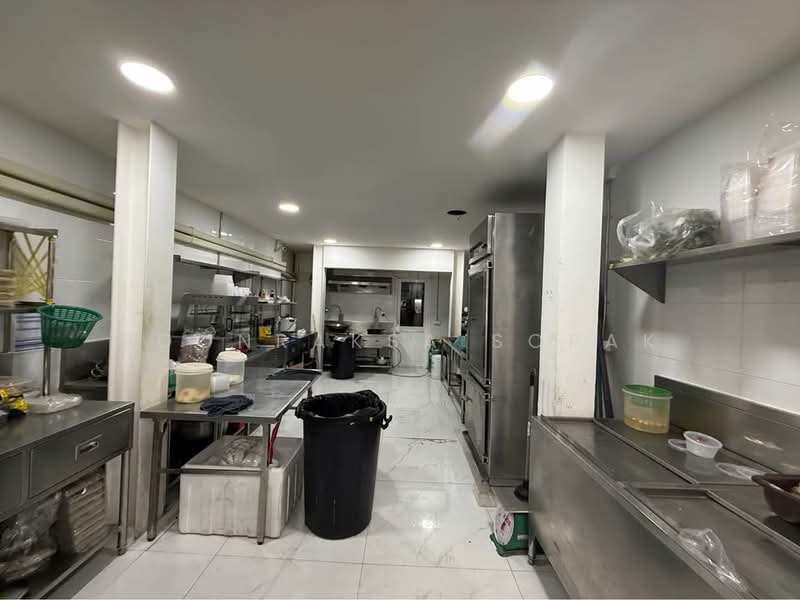 1-BR House, Bangkok, Pathum Wan, Pathum Wan, Bangkok, 1 Bedroom, 47 sqm, Single Detached House For Rent, by Boonraksa Sopak, 500278747 - DDproperty.com