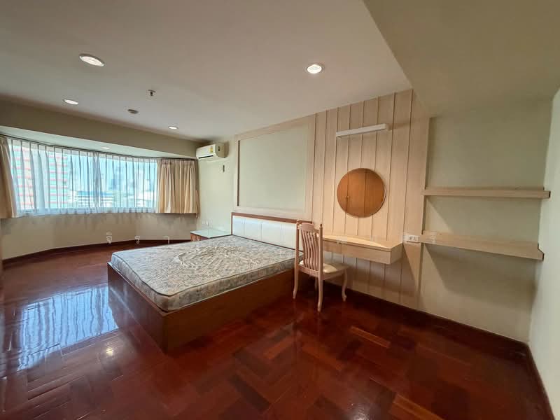 Baan Suanpetch, Bangkok, 18 Soi Sukhumvit 39, Khlong Tan Nua, Watthana, Bangkok, 3 Bedrooms, 265 sqm, Condo For Rent, by Jirayu Chaiyawattanasiri, 500278820 - DDproperty.com