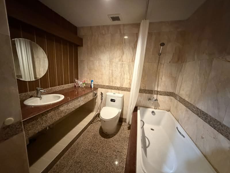 Baan Suanpetch, Bangkok, 18 Soi Sukhumvit 39, Khlong Tan Nua, Watthana, Bangkok, 3 Bedrooms, 265 sqm, Condo For Rent, by Jirayu Chaiyawattanasiri, 500278820 - DDproperty.com