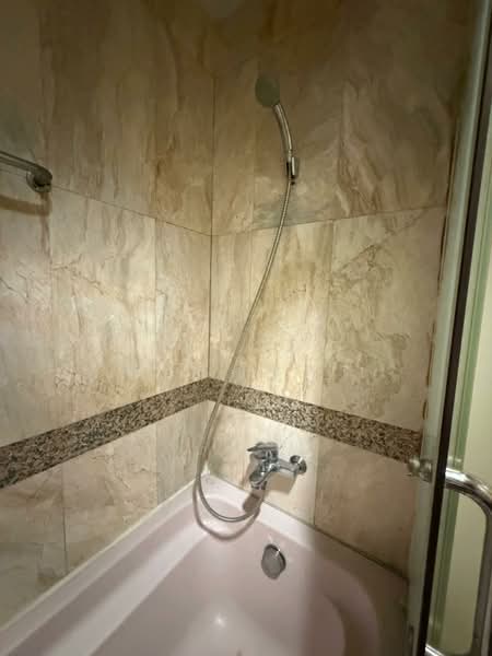 Baan Suanpetch, Bangkok, 18 Soi Sukhumvit 39, Khlong Tan Nua, Watthana, Bangkok, 3 Bedrooms, 265 sqm, Condo For Rent, by Jirayu Chaiyawattanasiri, 500278820 - DDproperty.com