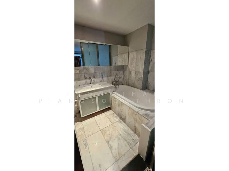 Urbana Langsuan, Bangkok, 55 Langsuan Road, Lumphini, Pathum Wan, Bangkok, 2 Bedrooms, 140 sqm, Condo For Rent, by Thongthai Piangsoonthron, 500278839 - DDproperty.com