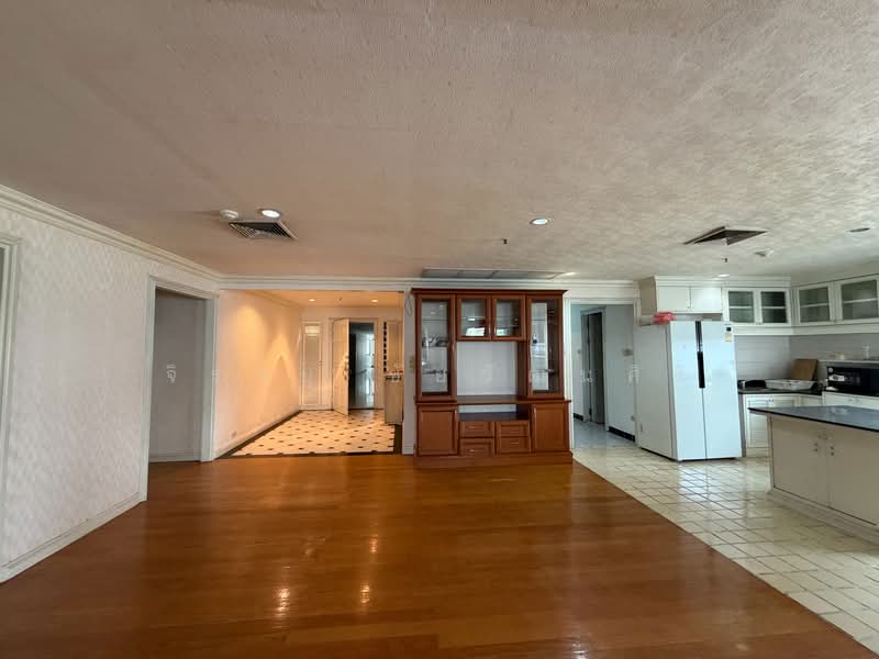 Baan Suanpetch, Bangkok, 18 Soi Sukhumvit 39, Khlong Tan Nua, Watthana, Bangkok, 3 Bedrooms, 265 sqm, Condo For Rent, by Jirayu Chaiyawattanasiri, 500278869 - DDproperty.com