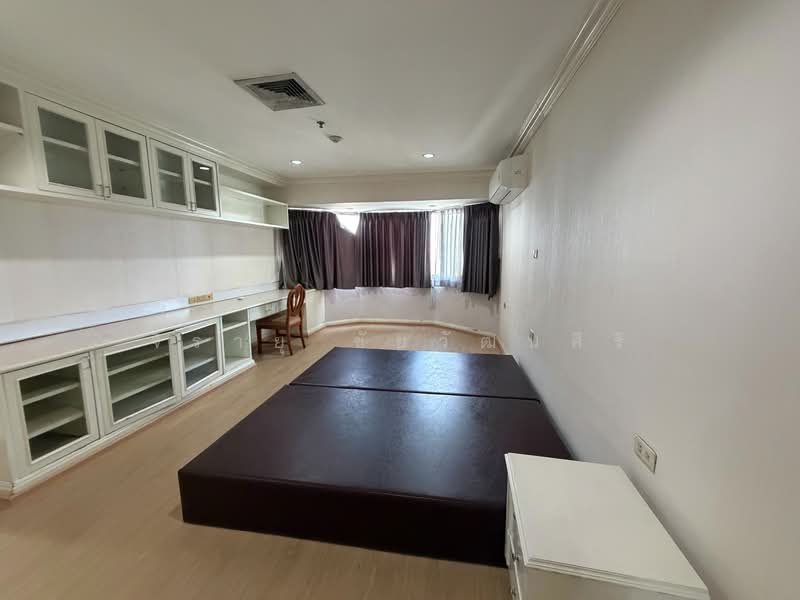 Baan Suanpetch, Bangkok, 18 Soi Sukhumvit 39, Khlong Tan Nua, Watthana, Bangkok, 3 Bedrooms, 265 sqm, Condo For Rent, by Jirayu Chaiyawattanasiri, 500278869 - DDproperty.com