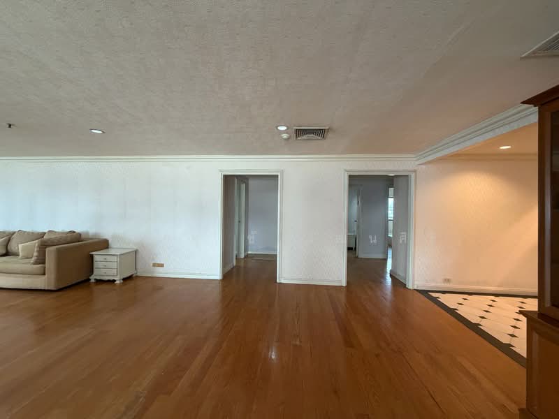 Baan Suanpetch, Bangkok, 18 Soi Sukhumvit 39, Khlong Tan Nua, Watthana, Bangkok, 3 Bedrooms, 265 sqm, Condo For Sale, by Jirayu Chaiyawattanasiri, 500278889 - DDproperty.com