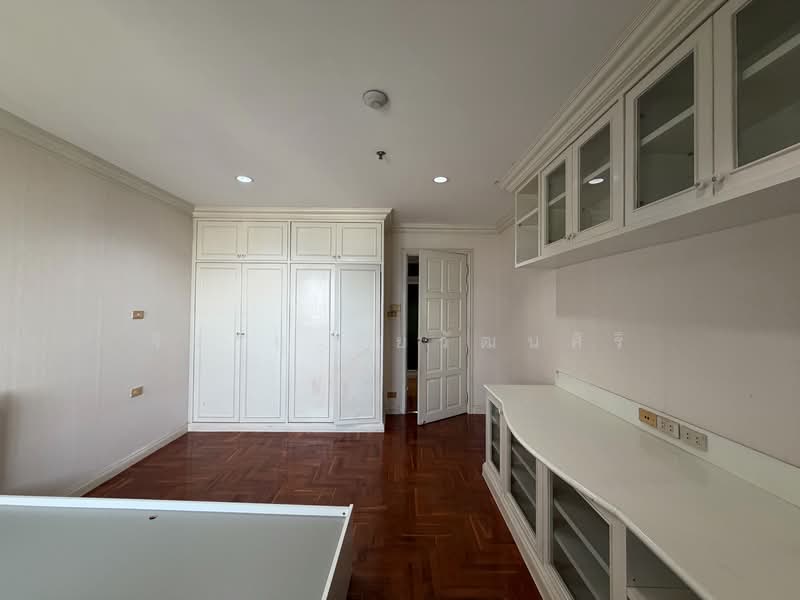 Baan Suanpetch, Bangkok, 18 Soi Sukhumvit 39, Khlong Tan Nua, Watthana, Bangkok, 3 Bedrooms, 265 sqm, Condo For Sale, by Jirayu Chaiyawattanasiri, 500278889 - DDproperty.com
