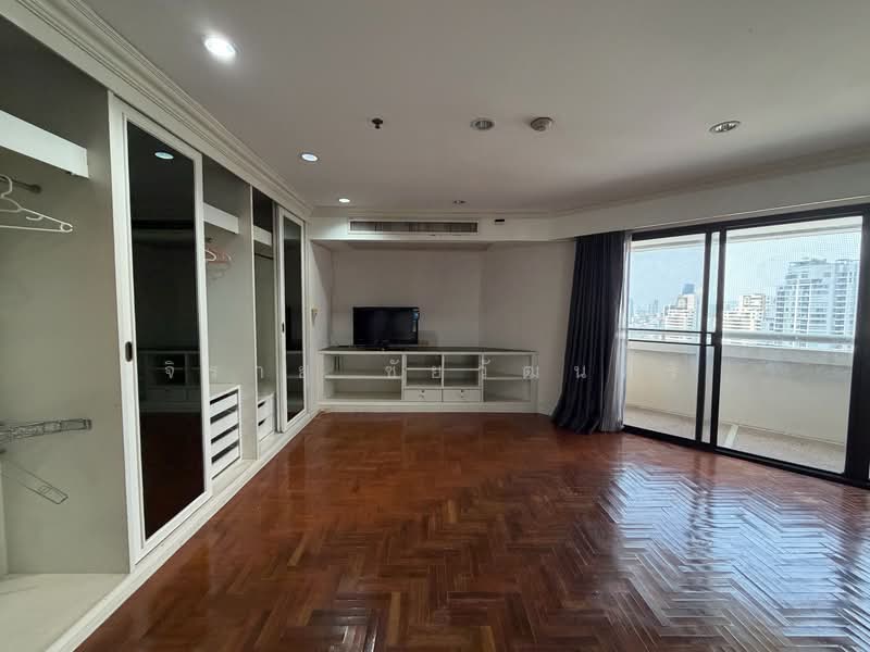 Baan Suanpetch, Bangkok, 18 Soi Sukhumvit 39, Khlong Tan Nua, Watthana, Bangkok, 3 Bedrooms, 265 sqm, Condo For Sale, by Jirayu Chaiyawattanasiri, 500278889 - DDproperty.com