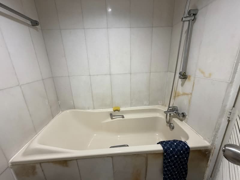 Baan Suanpetch, Bangkok, 18 Soi Sukhumvit 39, Khlong Tan Nua, Watthana, Bangkok, 3 Bedrooms, 265 sqm, Condo For Sale, by Jirayu Chaiyawattanasiri, 500278889 - DDproperty.com