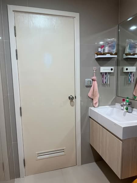 Rich Park @ Triple Station, Bangkok, 591 Srinakarin Road, Suan Luang, Suan Luang, Bangkok, 1 Bedroom, 29 sqm, Condo For Sale, by The Best Property สุ, 500278898 - DDproperty.com