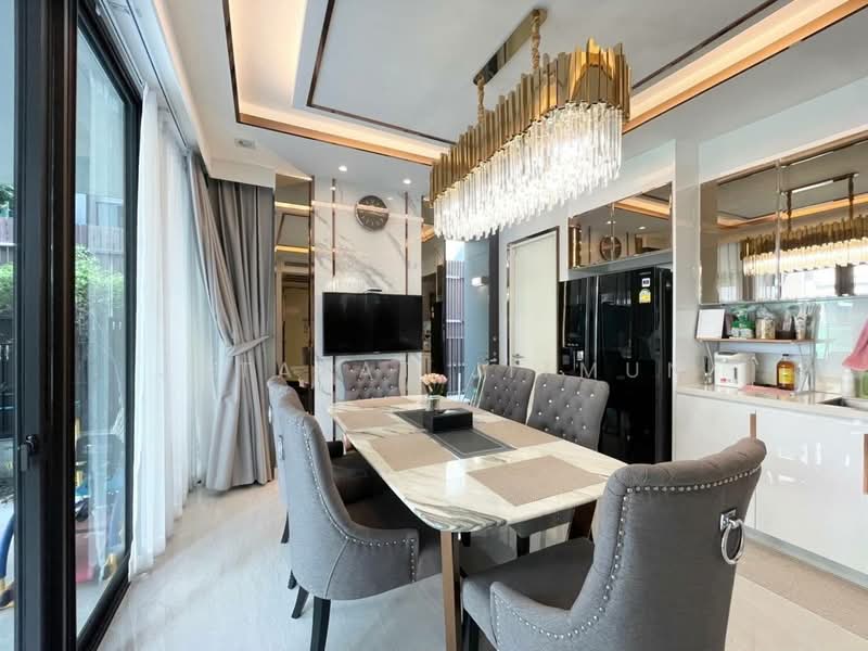 Baan Klang Muang Classe Ekkamai-Ramintra, Bangkok, Sukhonthasawat Road, Lat Phrao, Lat Phrao, Bangkok, 4 Bedrooms, 346 sqm, Single Detached House For Sale, by Jutarat Jitmun, 500279079 - DDproperty.com