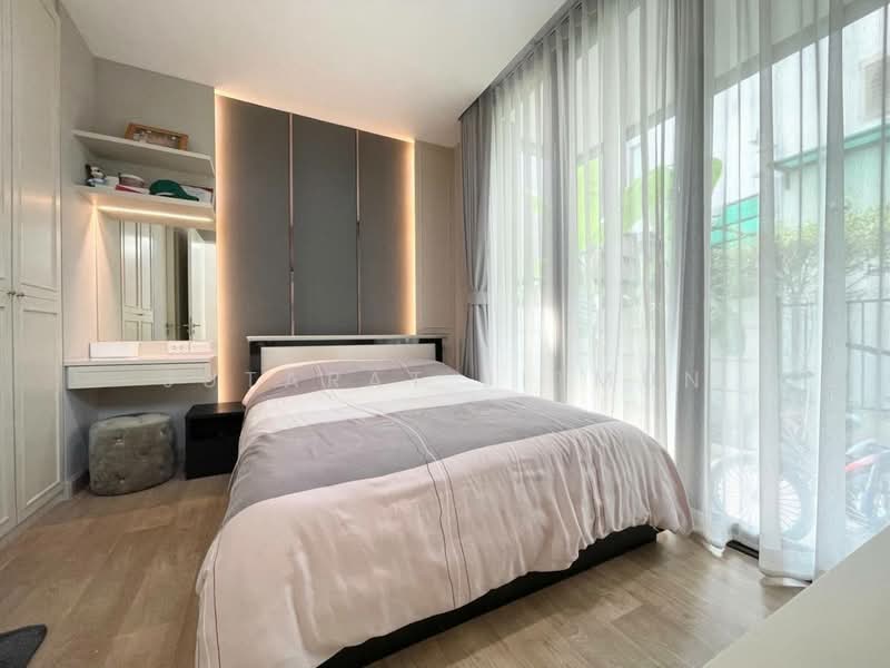 Baan Klang Muang Classe Ekkamai-Ramintra, Bangkok, Sukhonthasawat Road, Lat Phrao, Lat Phrao, Bangkok, 4 Bedrooms, 346 sqm, Single Detached House For Sale, by Jutarat Jitmun, 500279079 - DDproperty.com