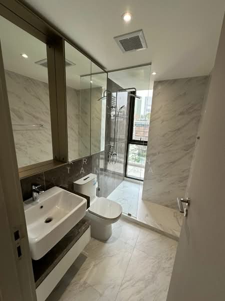 Fynn Asoke, Bangkok, 28 Sukhumvit 10 Alley, Khlong Toei, Khlong Toei, Bangkok, 3 Bedrooms, 105 sqm, Condo For Rent, by Krittin Tansida, 500279122 - DDproperty.com