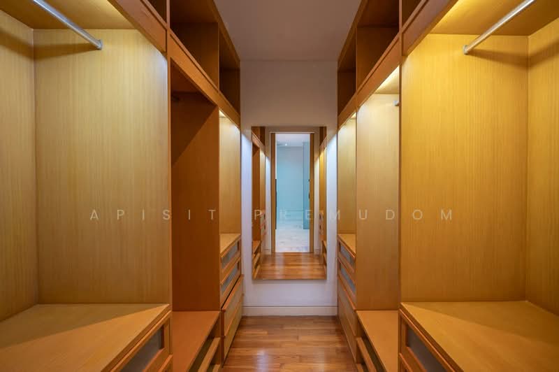 Domus 18, Bangkok, Soi Sukhumvit 18, Khlong Toei, Khlong Toei, Bangkok, 3 Bedrooms, 170 sqm, Condo For Rent, by Apisit Premudom, 500279143 - DDproperty.com
