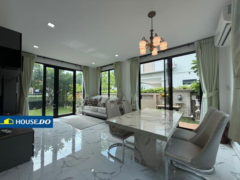 The Rux Ramintra-Hathairat, Bangkok, 94-1 Soi Thai Raman, Sam Wa Tawan Tok, Khlong Sam Wa, Bangkok, 3 Bedrooms, 215 sqm, Single Detached House For Sale, by Sirikamol Choonpicharn, 500279146 - DDproperty.com
