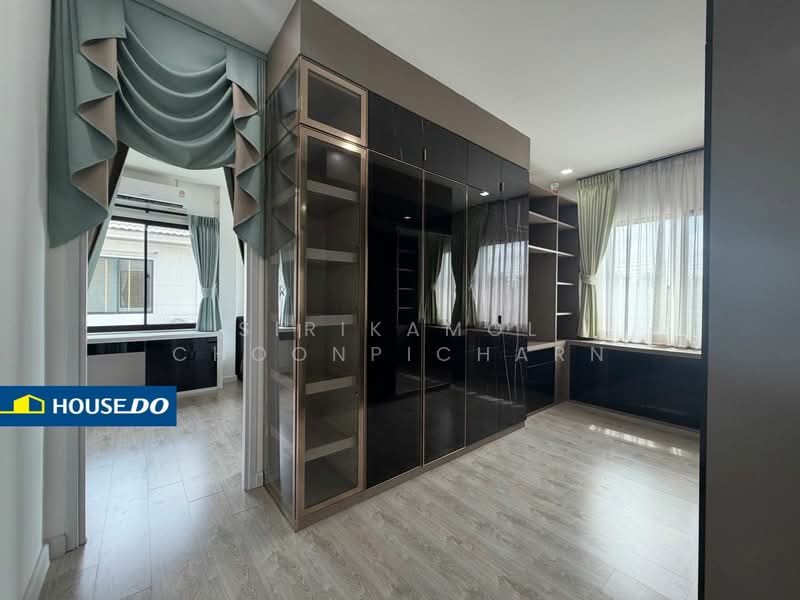 The Rux Ramintra-Hathairat, Bangkok, 94-1 Soi Thai Raman, Sam Wa Tawan Tok, Khlong Sam Wa, Bangkok, 3 Bedrooms, 215 sqm, Single Detached House For Sale, by Sirikamol Choonpicharn, 500279146 - DDproperty.com