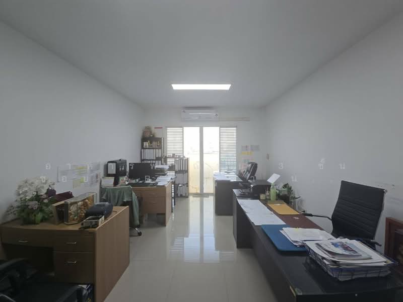 commercial building in Bangna / shophouse near ABAC Bangna Located in Ritzville project, Samut Prakan, Bang Sao Thong, Bang Sao Thong, Samut Prakan, 3 Bedrooms, 228 sqm, Townhouse For Sale, by คุณโจ, 500279203 - DDproperty.com